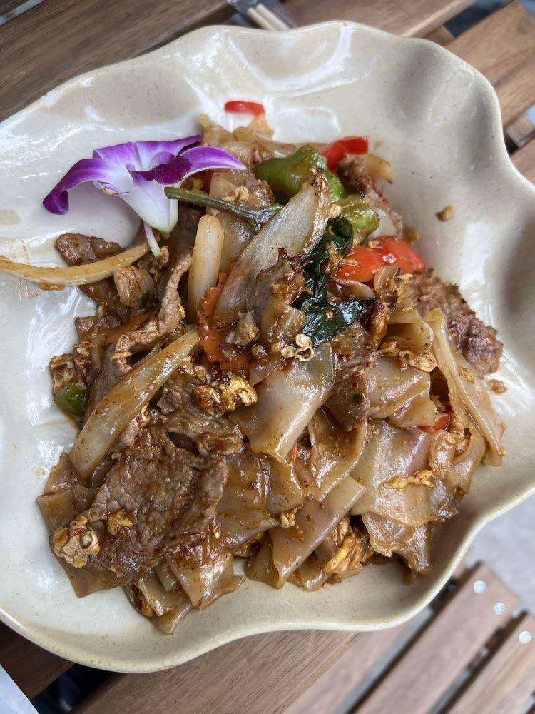 Drunken Noodles (Flat Noodle / Udon Noodle)